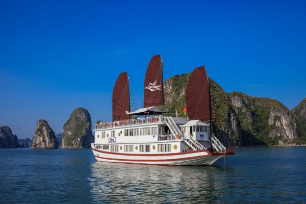 HA LONG BAY 2 DAYS 1 NIGHT  ON LAVENDER CRUISES