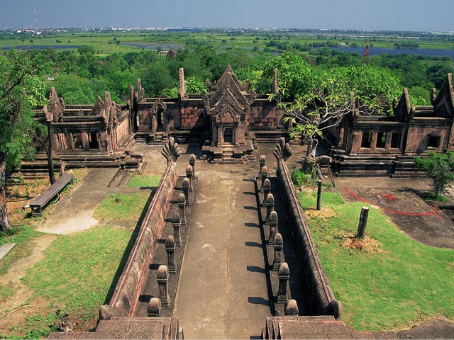 9 days / 8 nights Siem Reap/Prea Vihear/KompungThom/Kompung Cham/Phnom Penh