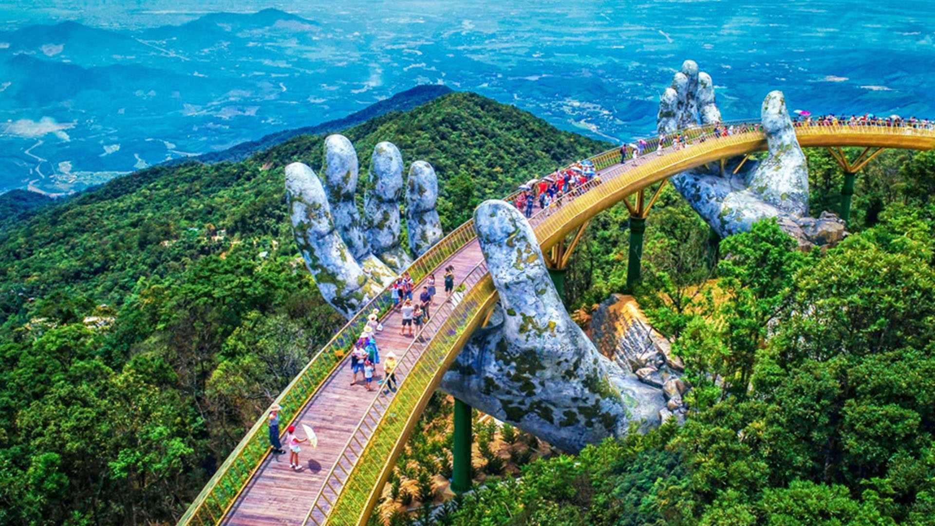 FULL DAY GROUP TOUR: BA NA HILLS AND GOLDEN BRIDGE FROM DANANG/HOIAN