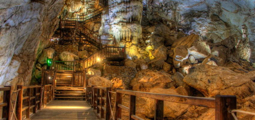 Paradise cave tour 7
