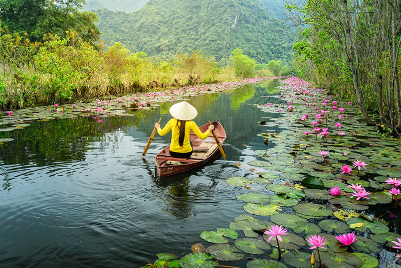 FULL DAY GROUP TOUR: HANOI - PERFUME PAGODA