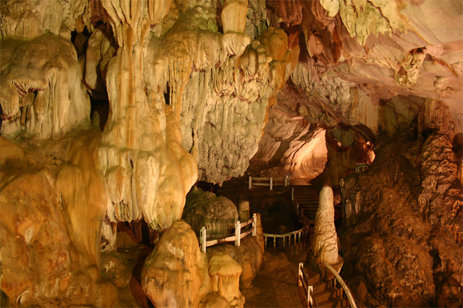 Tham Jang Cave Laos