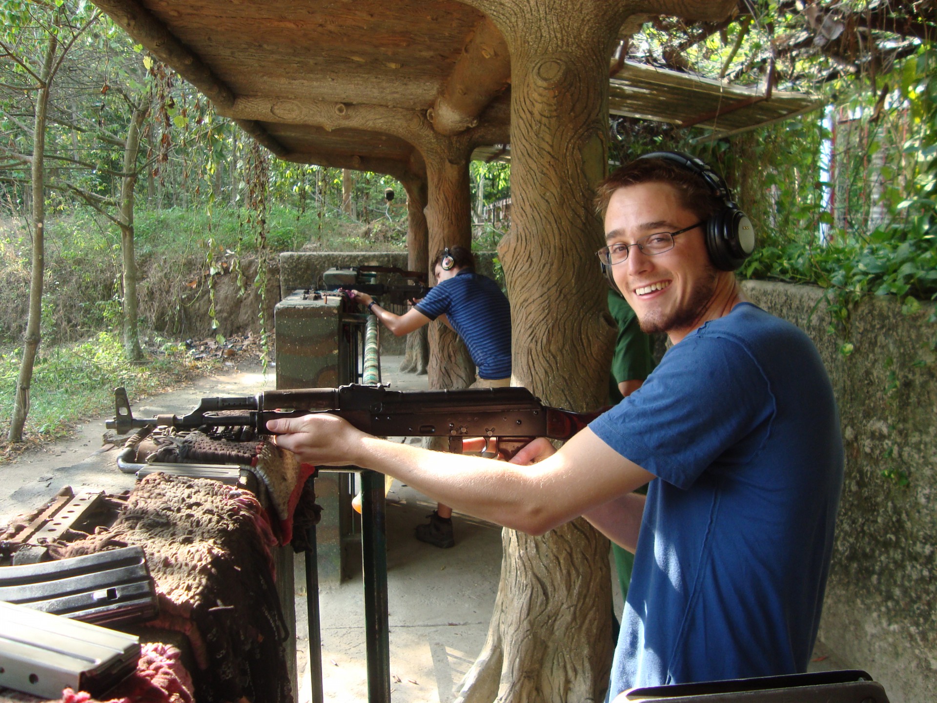 A HALF DAY GROUP TOUR: SAIGON - CU CHI TUNNELS BY BUS